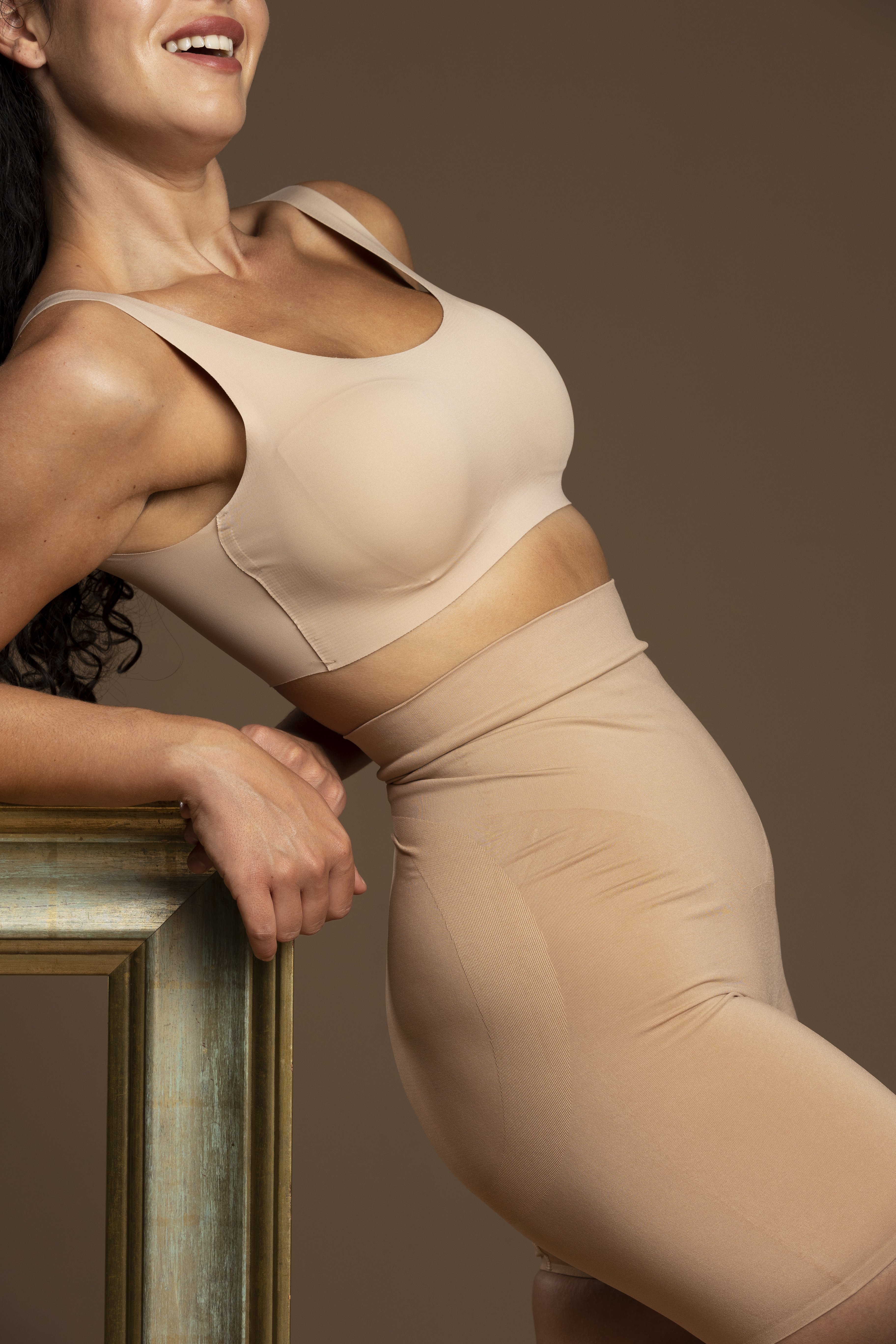 portrait-woman-wearing-shapewear portrait-woman-wearing-shapewear